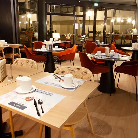Kyriad Prestige Hotel 4*