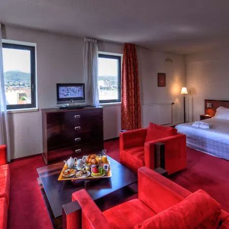 Отель Radisson Клермон-Ферран