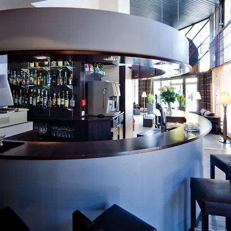 Отель Radisson 4*