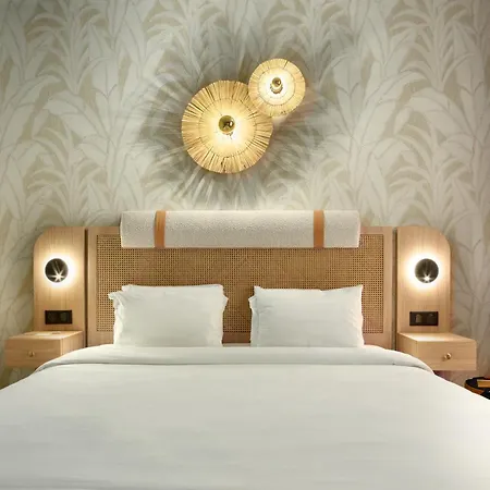 מלון Radisson 4*