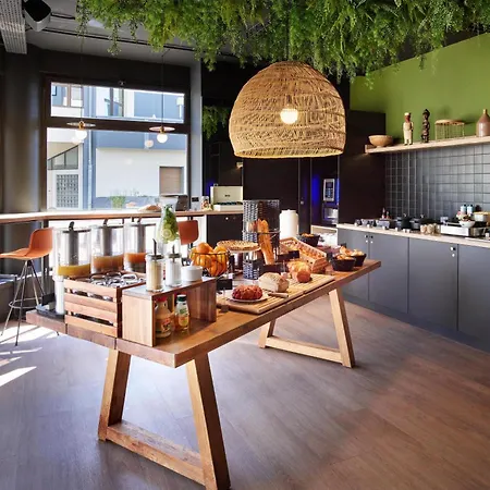 מלון Radisson 4*