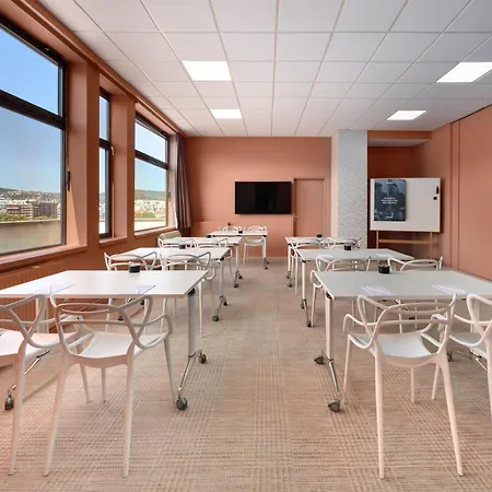 Radisson 4* Клермон-Ферран