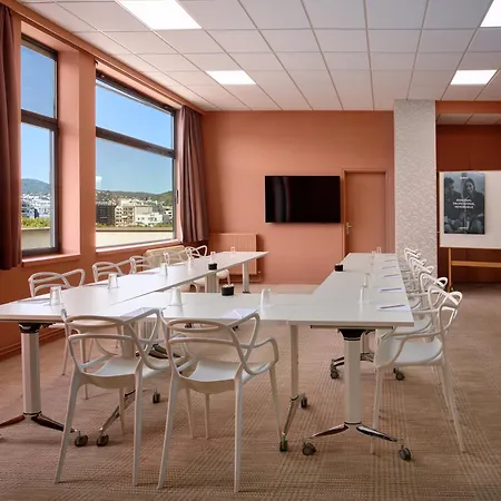 Отель Radisson 4*